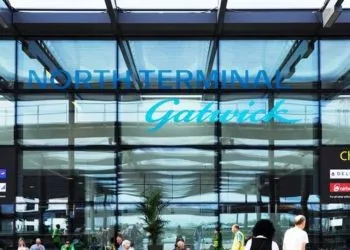 Gatwick Airport taxis cab minicab near me