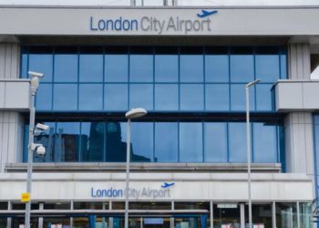 London City Airport taxi cab minicabs near me