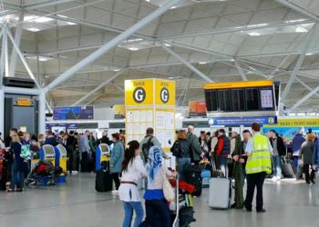 Stansted Airport taxis cab minicab near me